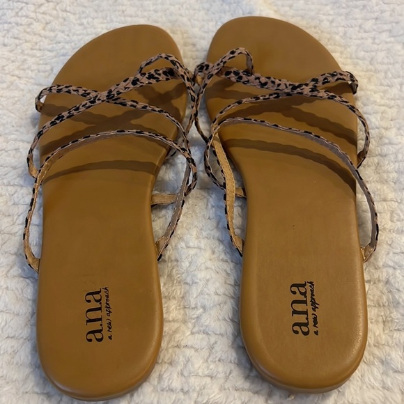 a.n.a Tan and Black Leopard Strappy Braided Women's Sandals Flip Flops Size 9 - Picture 6 of 6